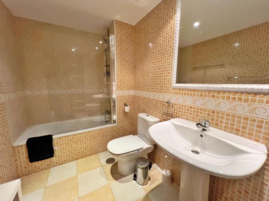 Magnifico Y Amplio Apartamento Con Terraza Fuengirola Buitenkant foto